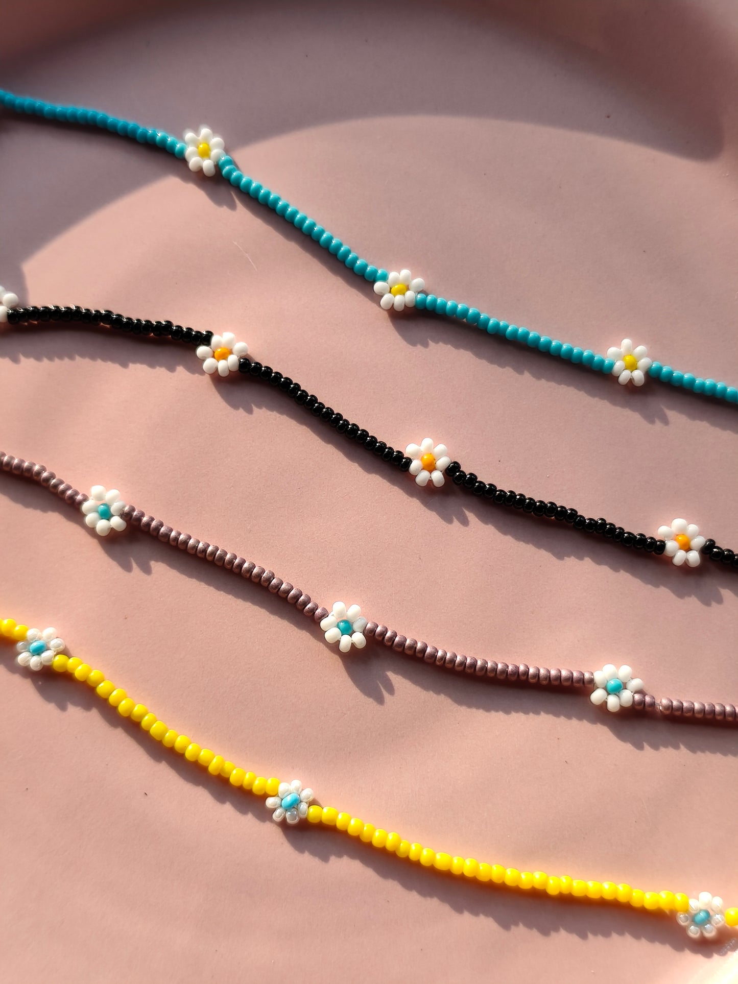 Daisy beaded necklace