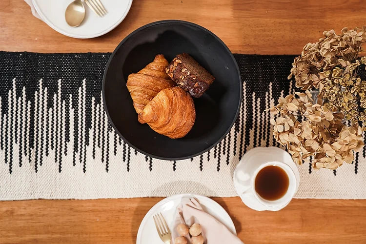 Monochromatic Table Runner