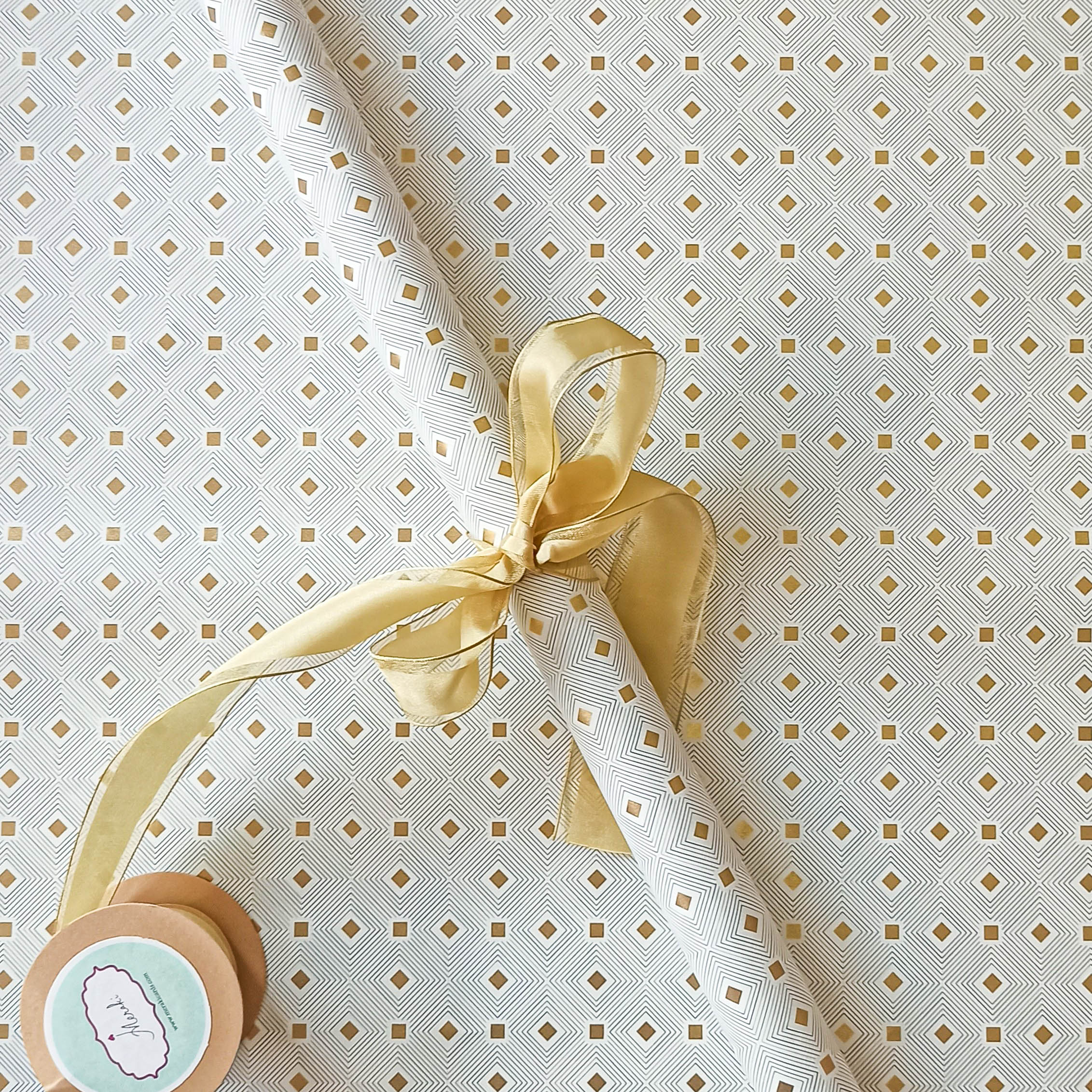 Geometric Gift Wrapper