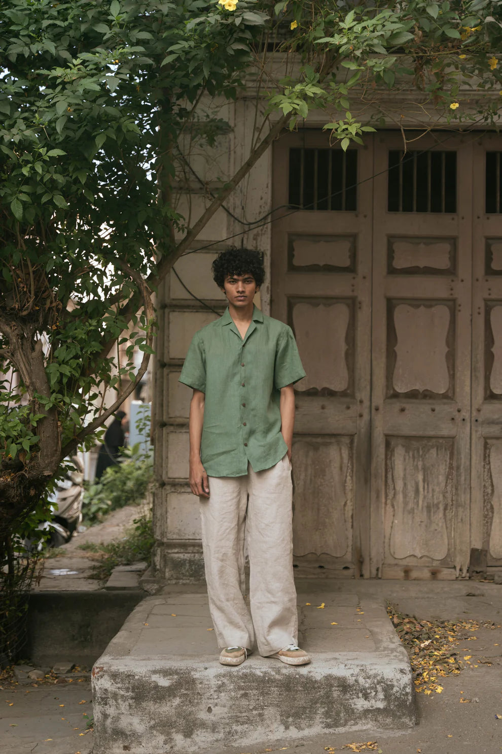 Do me a solid - green linen shirt