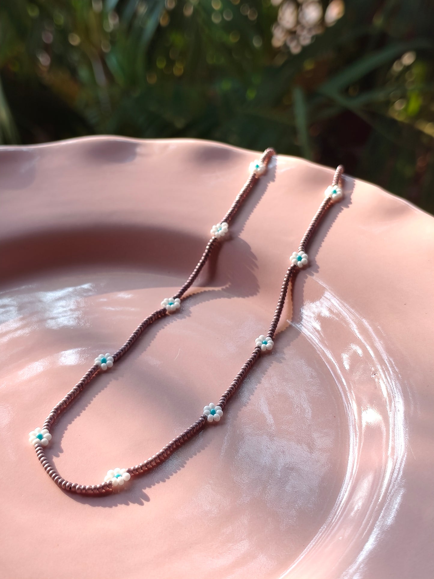 Daisy beaded necklace