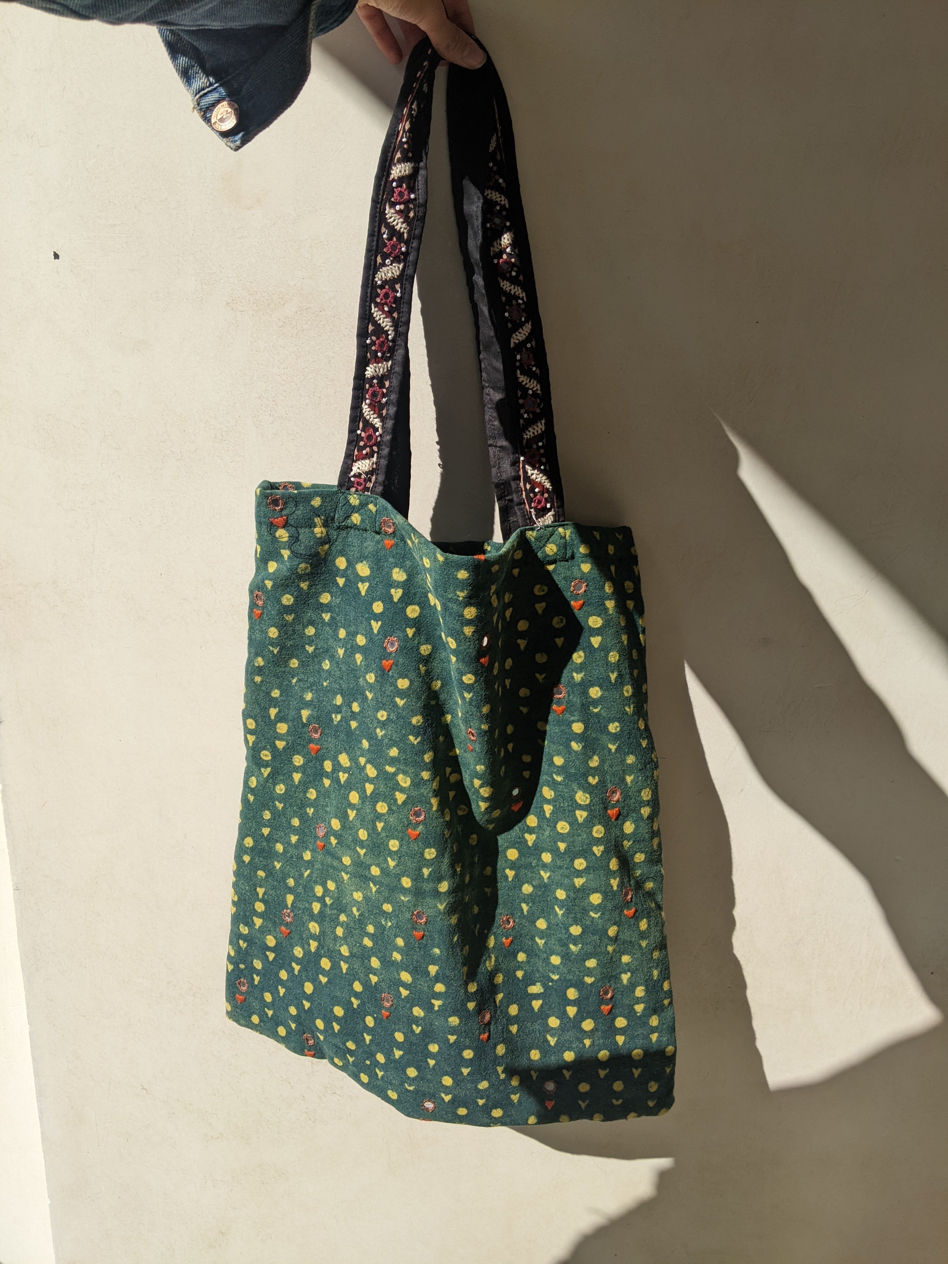 Dabu Tote - Green Butti