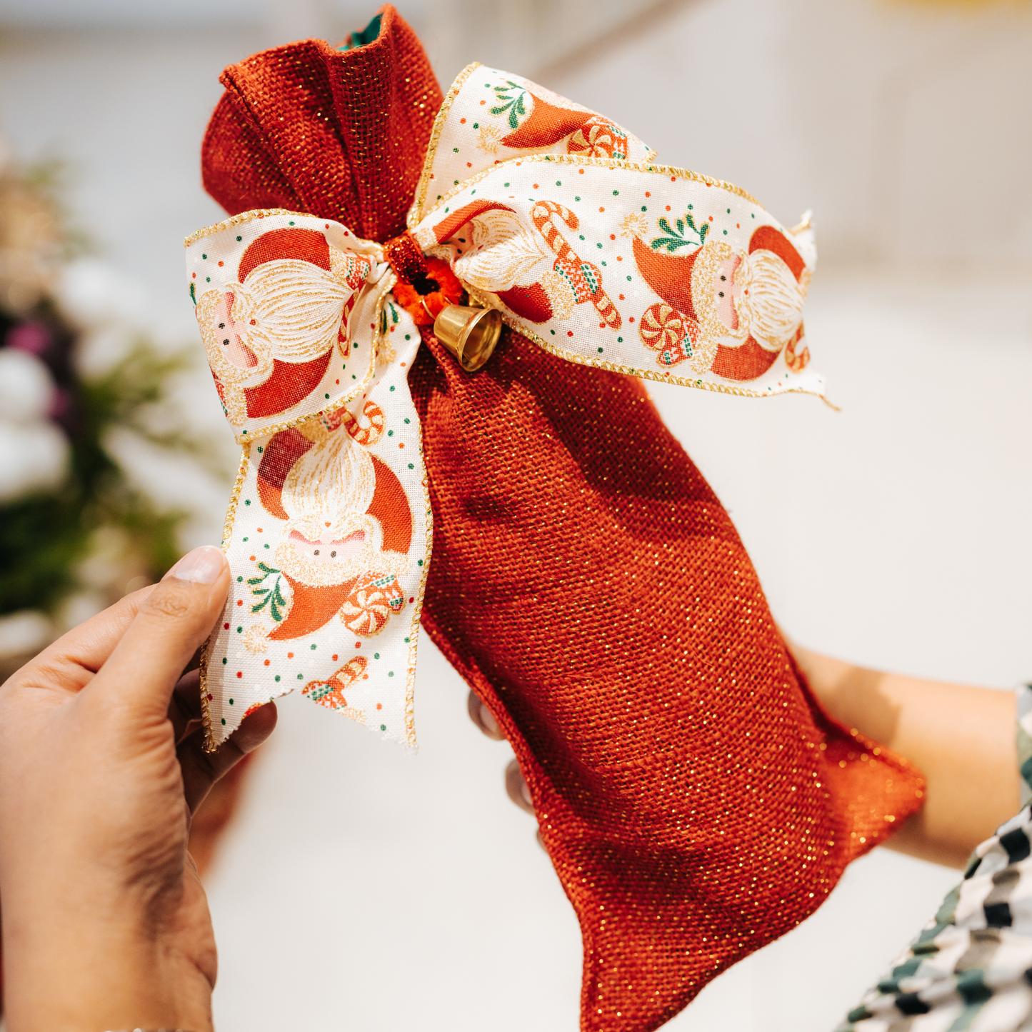 Sparkling Christmas Wine Gift Bag (Red with gold threads)